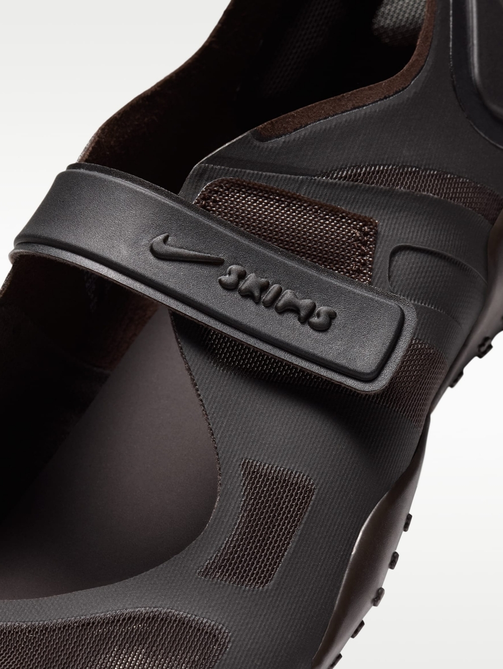 NikeSKIMS Rift Mesh Size 8.5 In Velvet Brown/Dark Charcoal - Picture 2 of 11